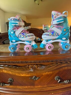 Adjustable Kids Quad Roller Skates in Turquoise and Pink